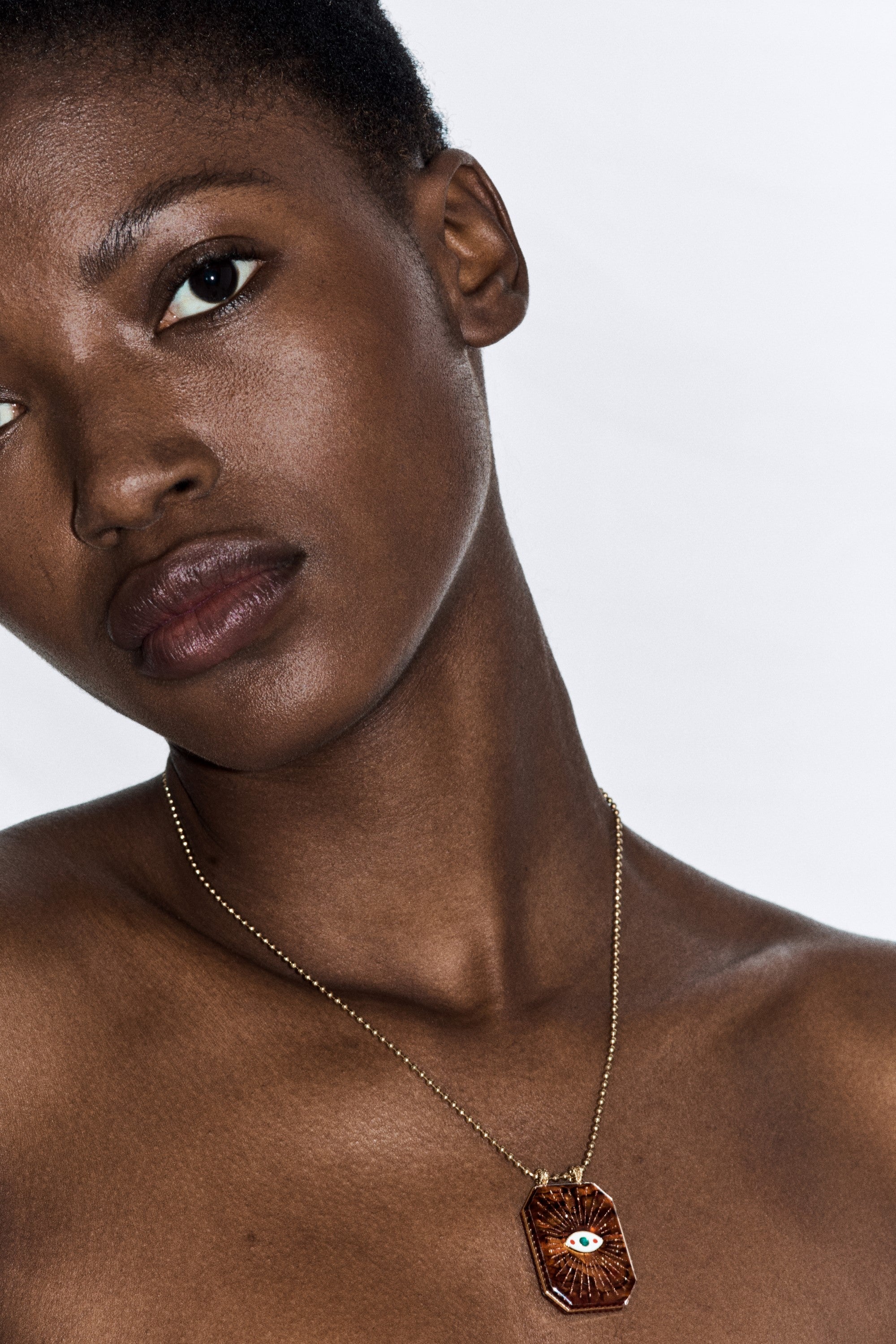 Marie Lichtenberg Raiz'in Raiz'in Scapular Mother of pearl Ochre 34mm