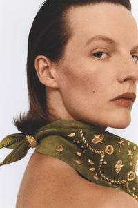 Marie Lichtenberg Staging Pendant Bandana