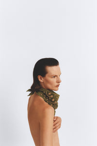 Marie Lichtenberg Staging Pendant Bandana