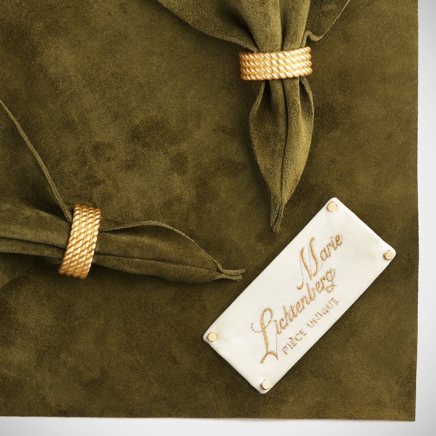 Marie Lichtenberg Staging Pendant Bandana