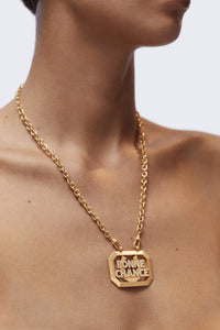 Marie Lichtenberg Staging Scapulaires Bonne Chance scapular