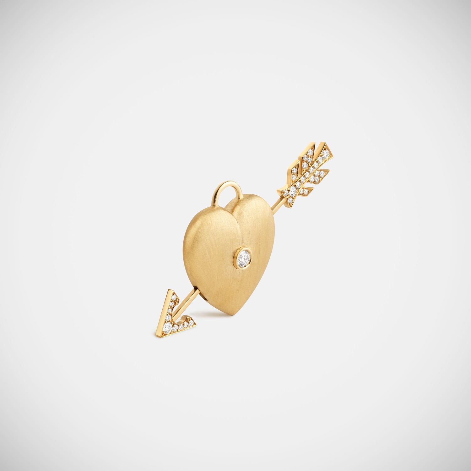 Marie Lichtenberg Staging Charm Coeur percé charm