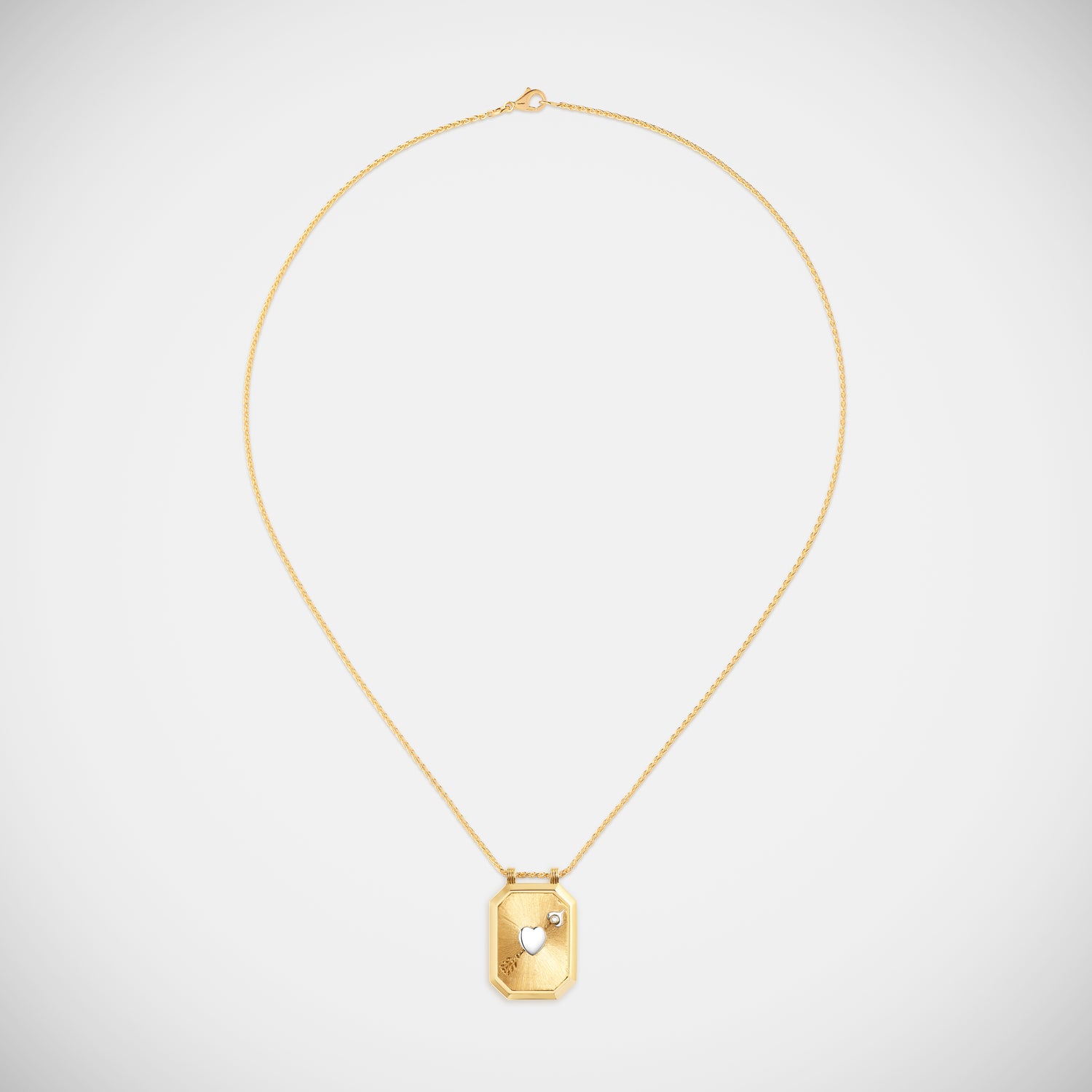 Marie Lichtenberg Staging Scapulaires Coeur percé Scapular