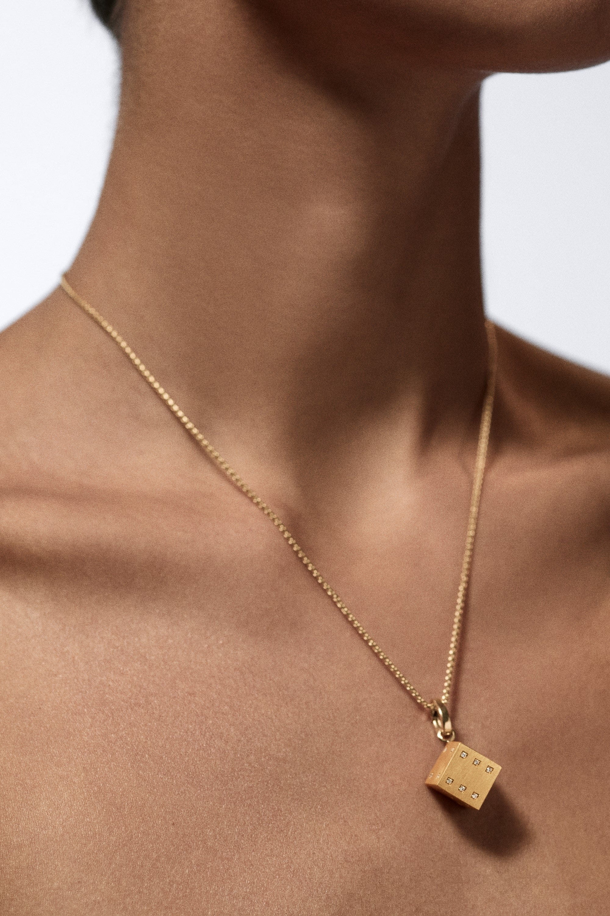 Marie Lichtenberg Staging Charm Dado charm 11mm