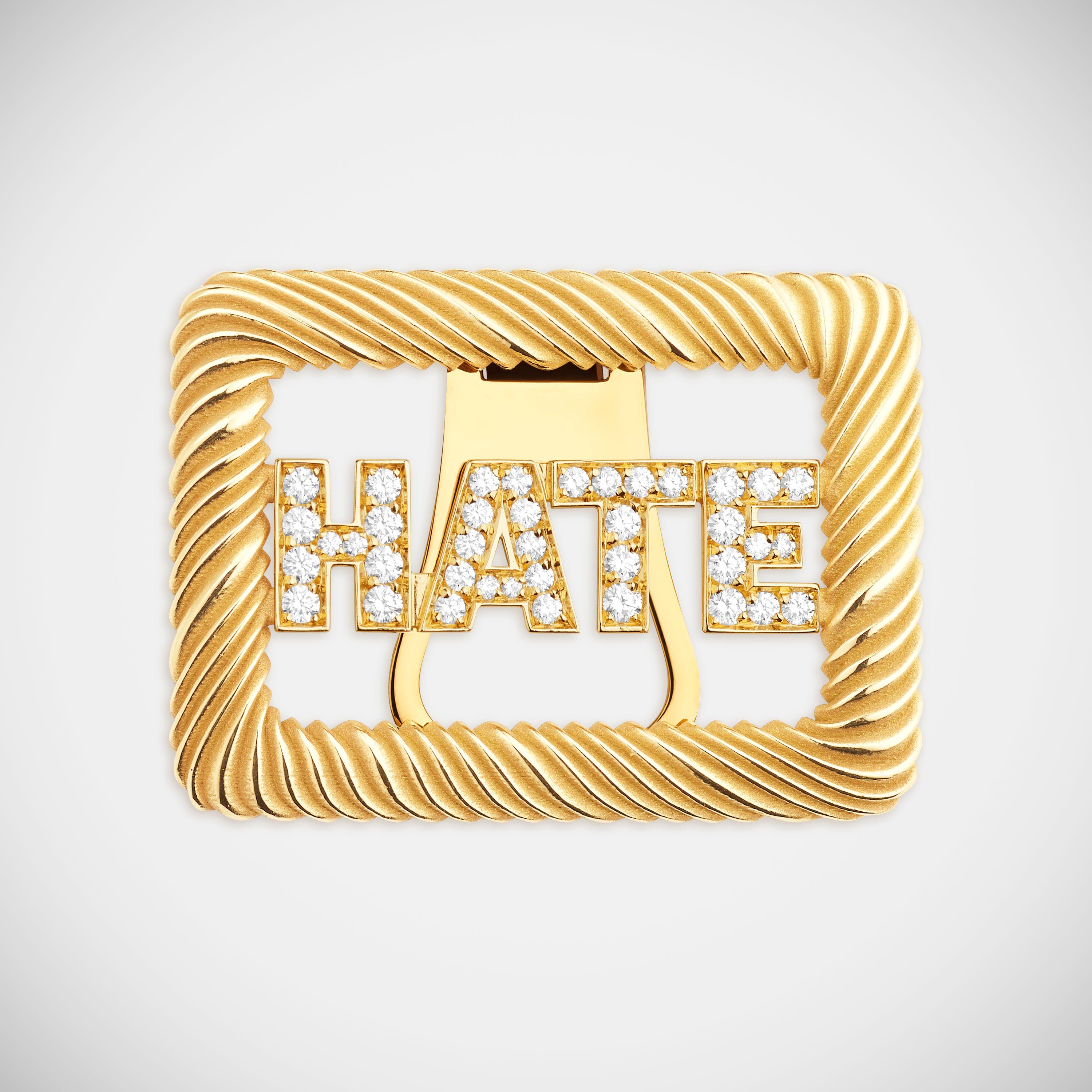 Marie Lichtenberg Staging Collar clips Hate Collar Clip