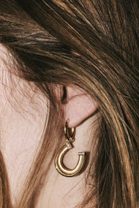 Marie Lichtenberg Staging Charm Horseshoe charm