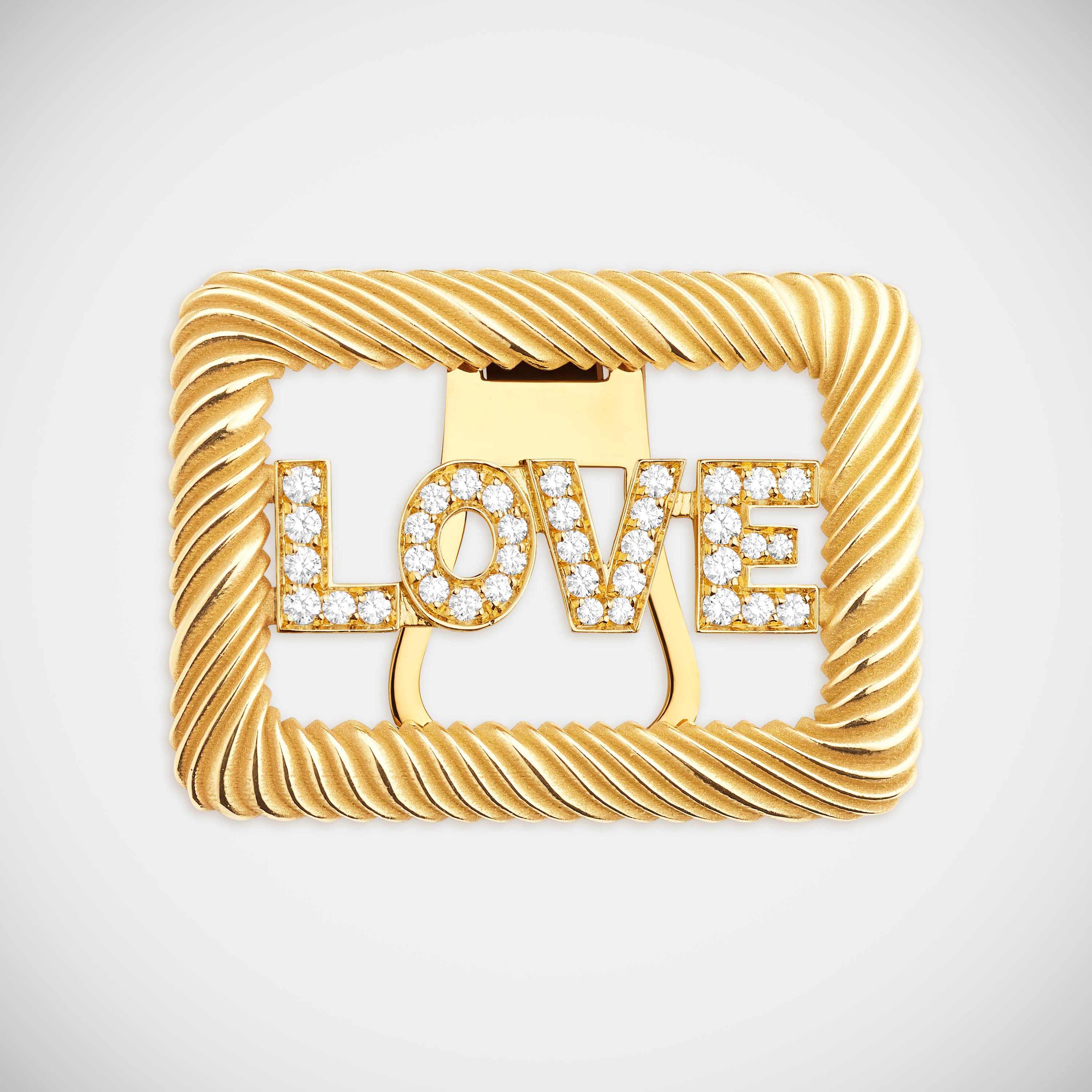 Marie Lichtenberg Staging Collar clips Love Collar Clip