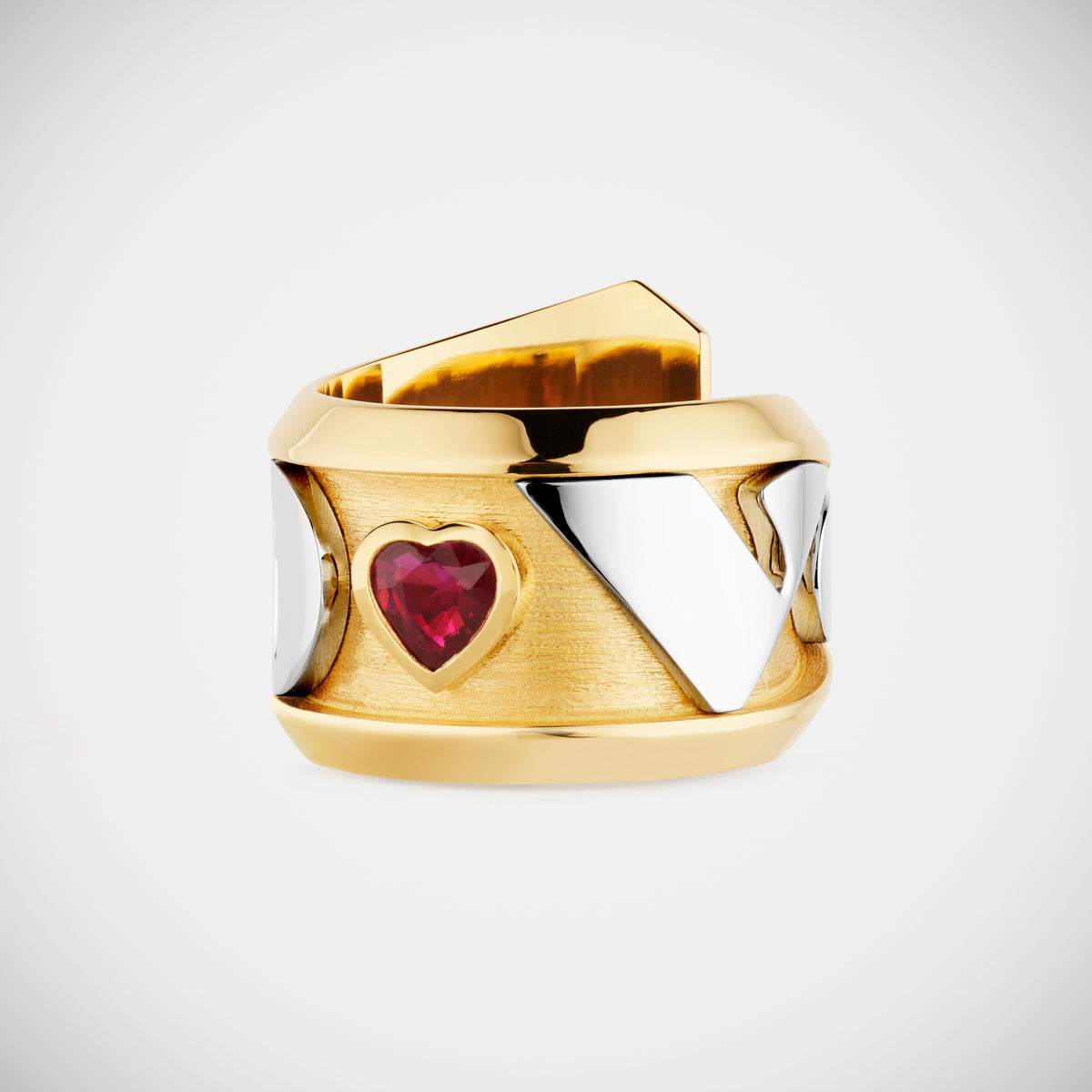 Marie Lichtenberg Staging Ring Love Fanion Ring