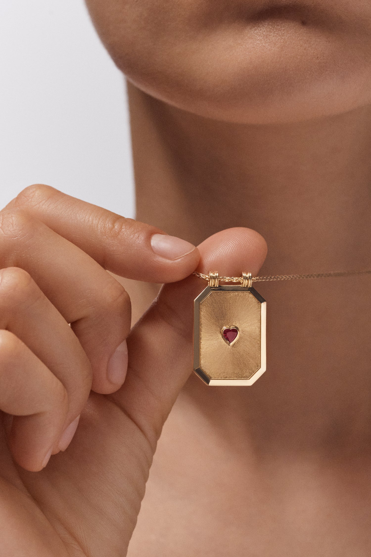 Marie Lichtenberg Staging Scapulaires Love scapular