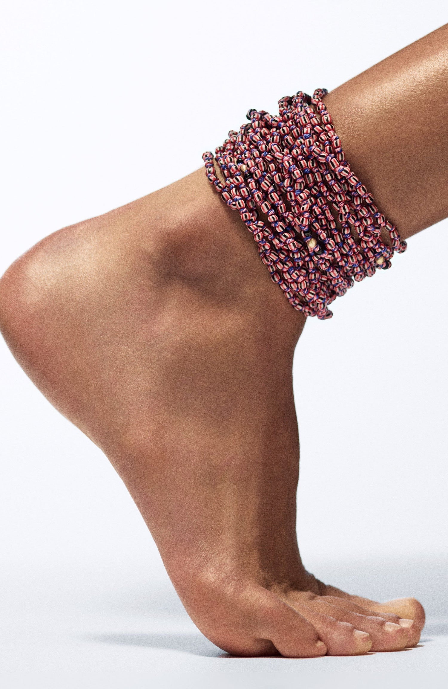 Marie Lichtenberg Staging Link Mauli beads ghana black & pink 4m